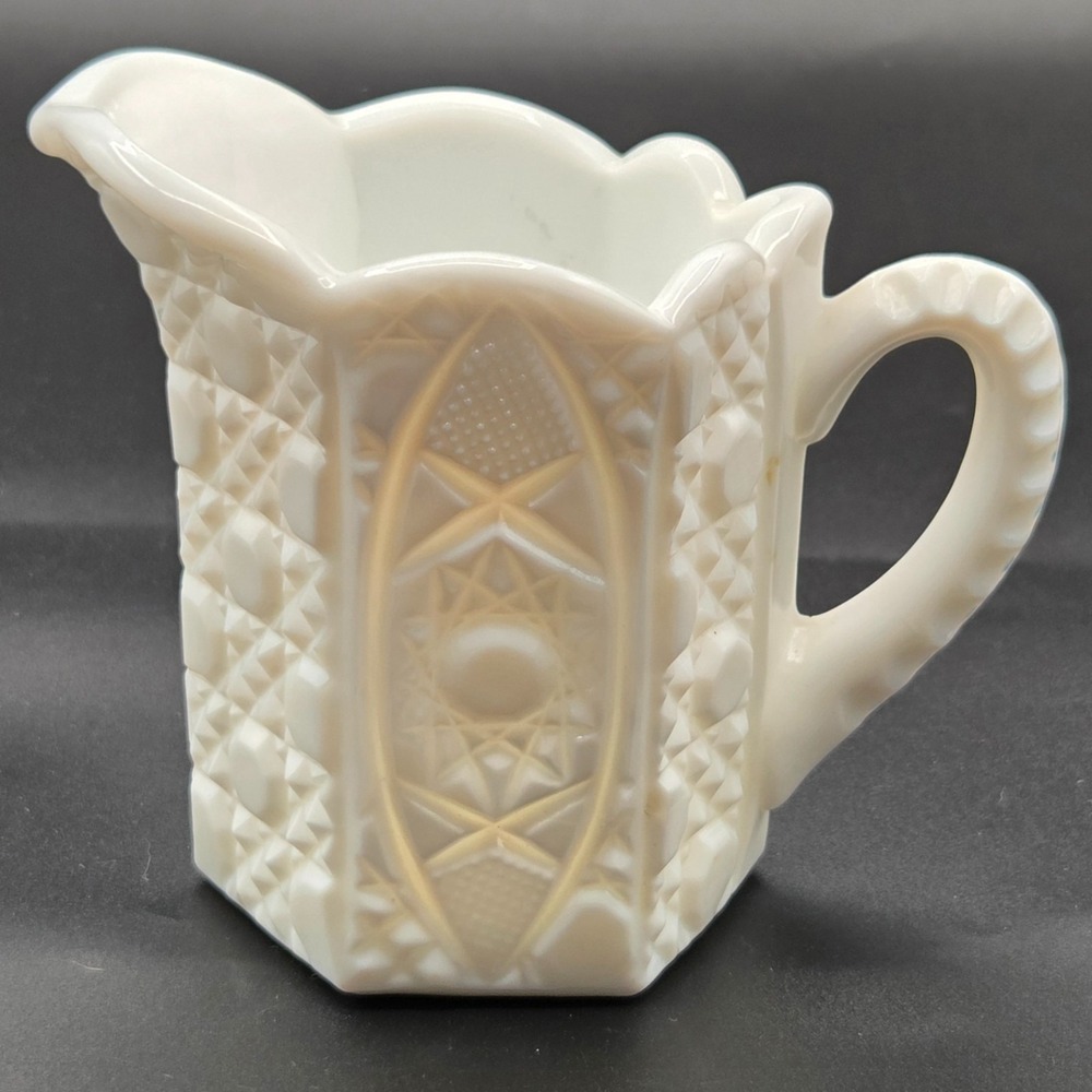 VINTAGE  Rotec Milk Glass‎ Creamer MINT CONDITION
